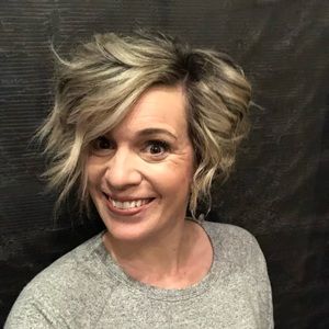 Hi, I’m Jenn! Happy shopping!